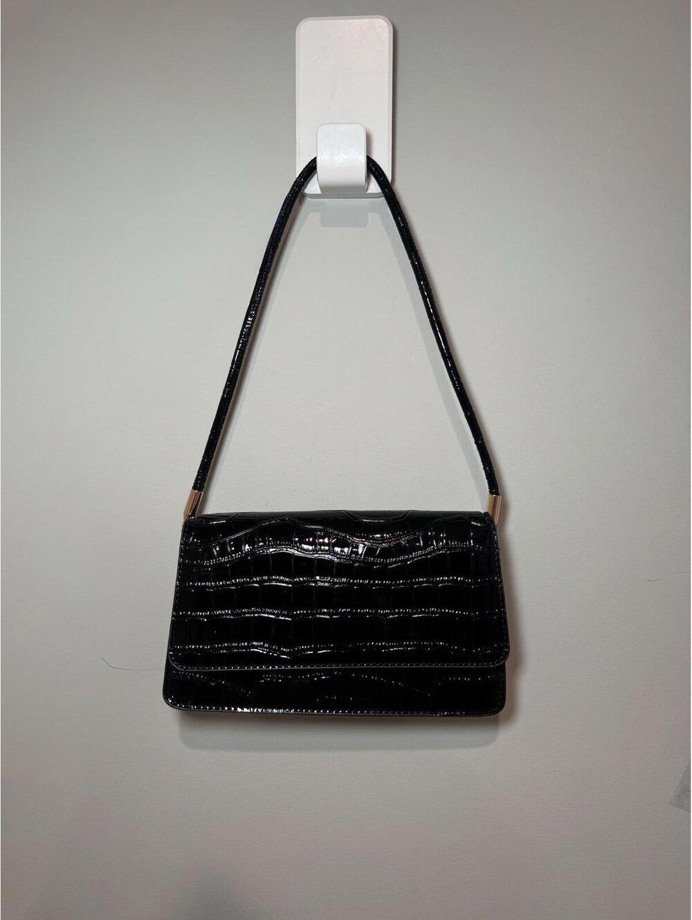 Black shoulder purse